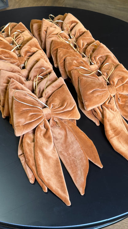 Carmel Bows