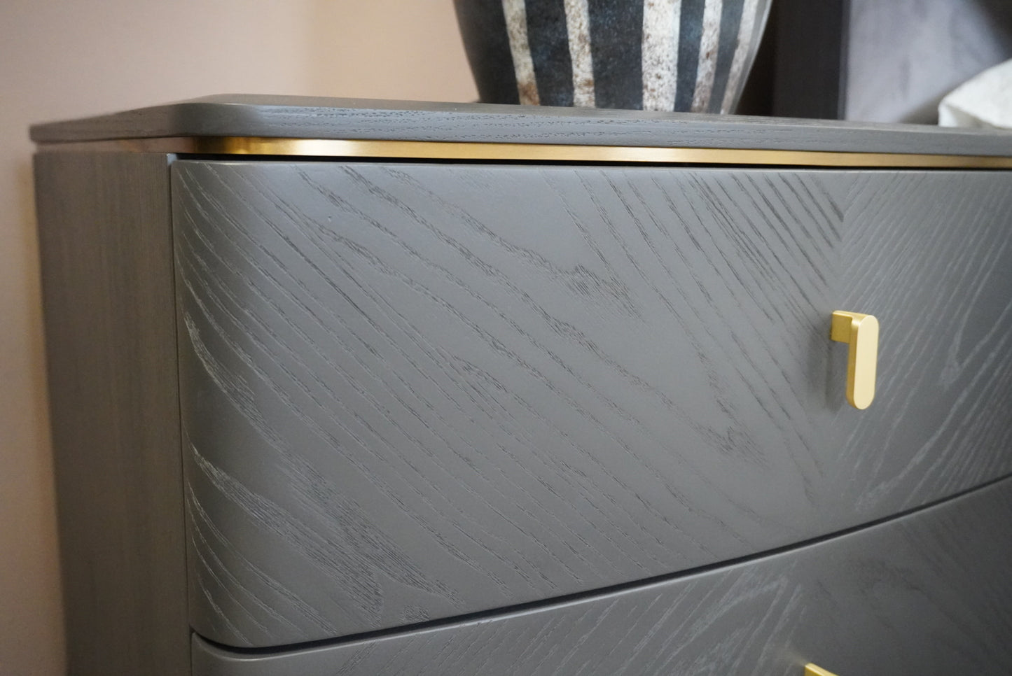 Diletta Ebony Nightstand