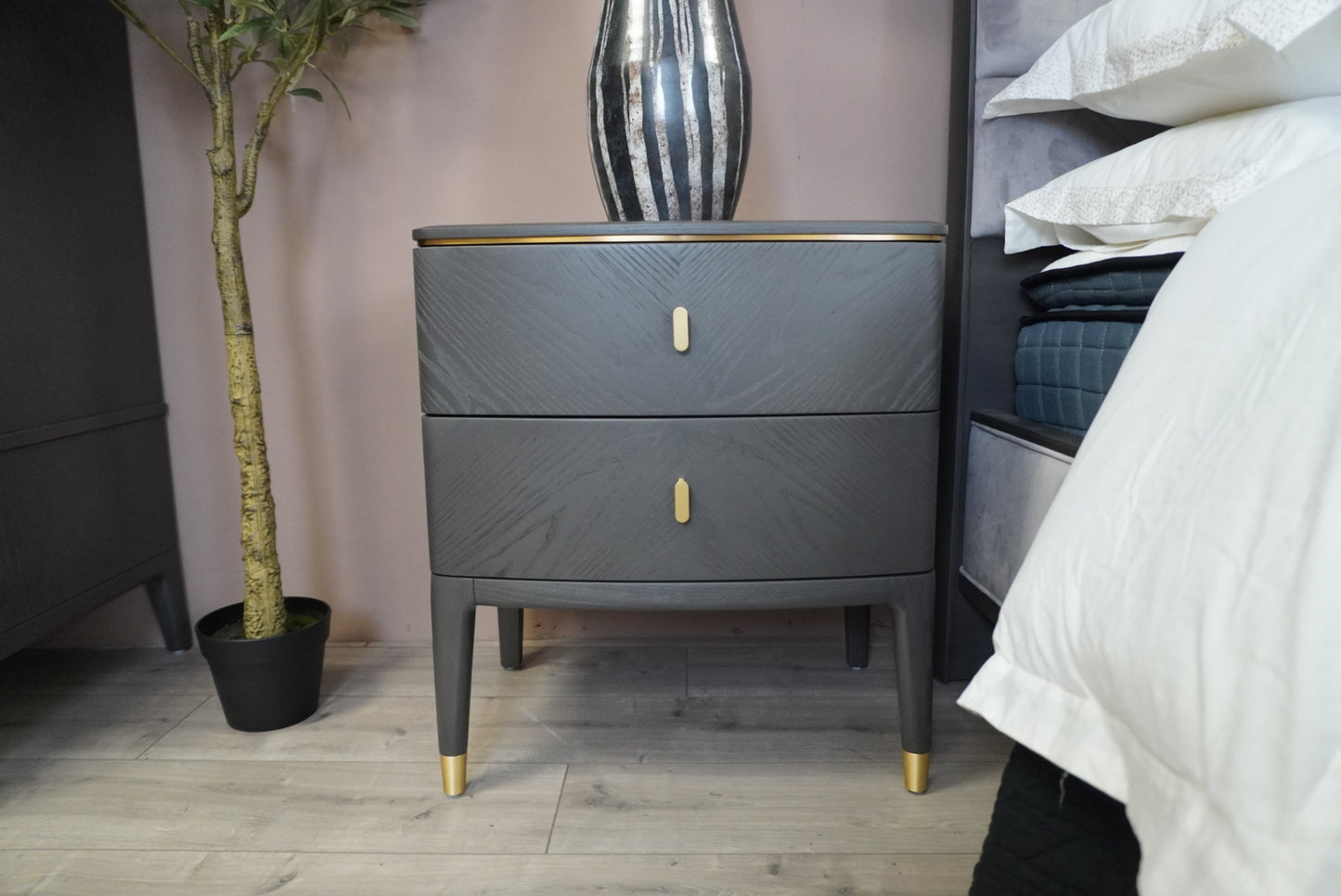 Diletta Ebony Nightstand