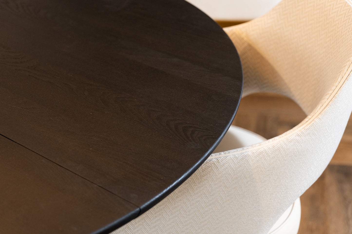 Syndey 1.4m Round Extending Table