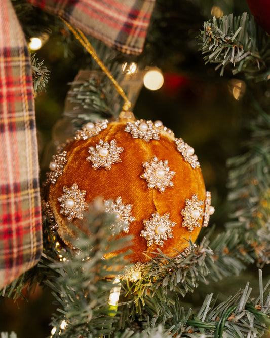 gold pearl baubles